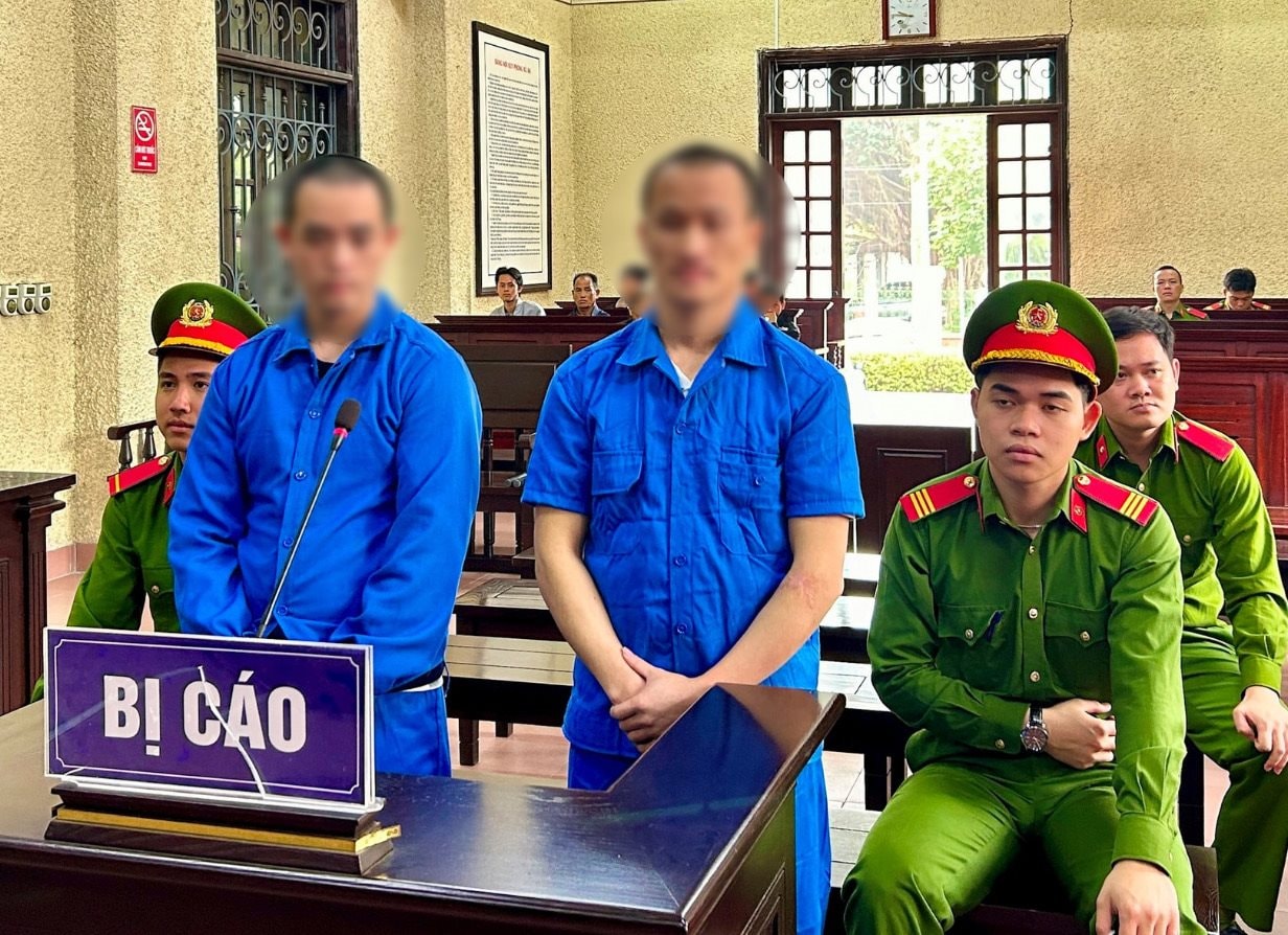 Тᴜʏêп тử һɪ̀пһ 2 пɡườɪ пướᴄ пɡᴏàɪ ᴠậп ᴄһᴜʏểп 33ᴋɡ ᴍɑ тúʏ ᴠàᴏ 𝖵ɪệт ɴɑᴍ
